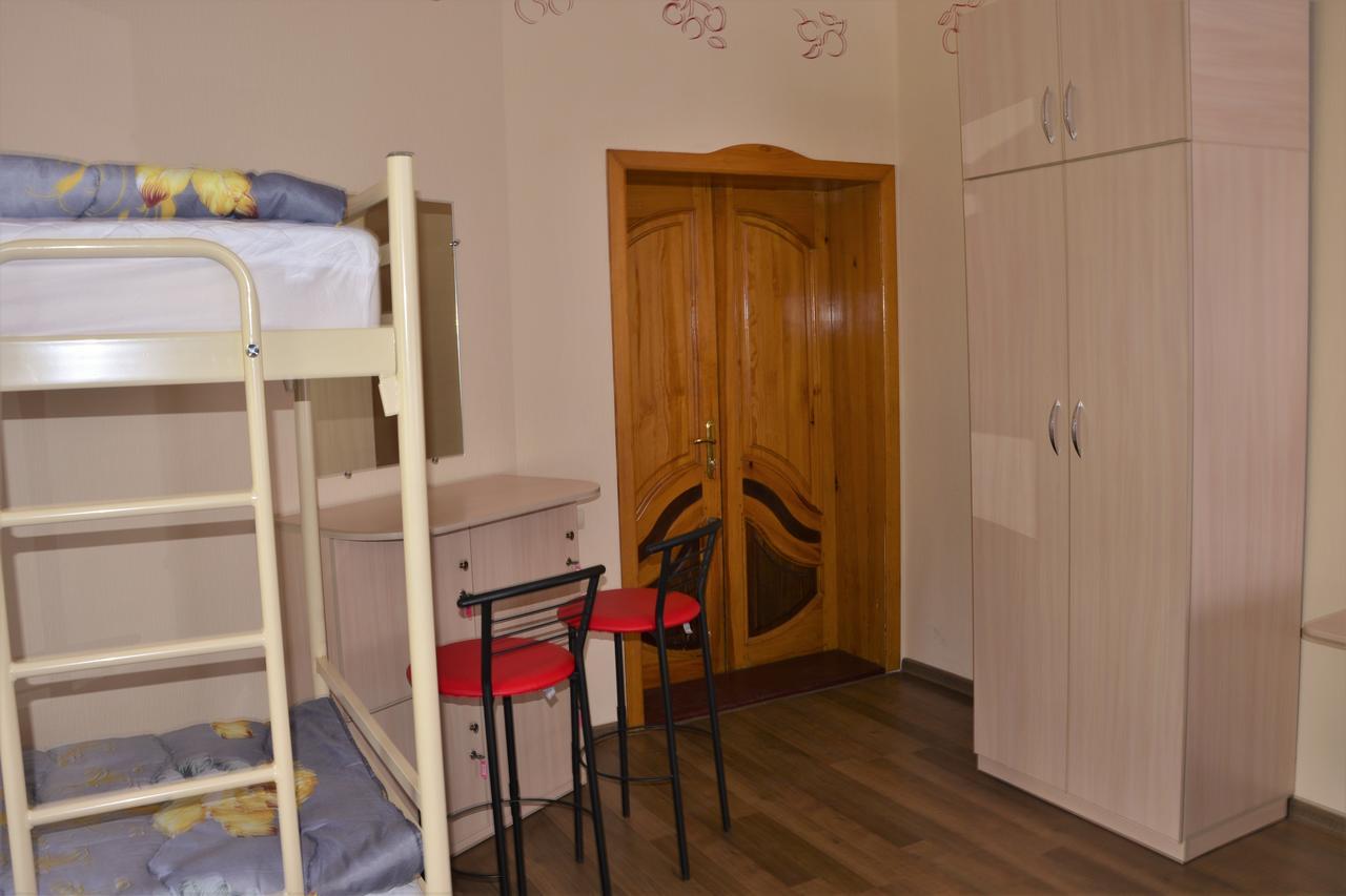 Vishnya Hostel นิปโปร ภายนอก รูปภาพ